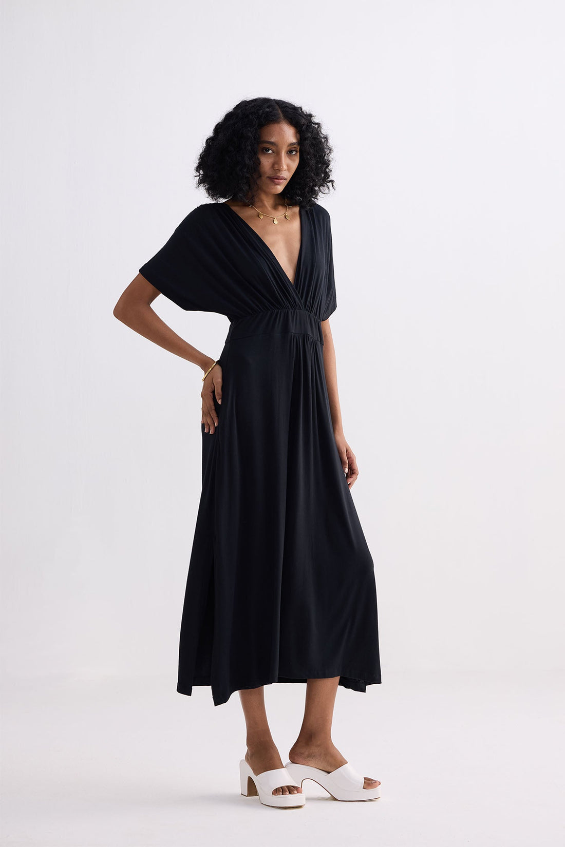 Flowy A-Line Maxi Dress with Side Slits in Black Black / L