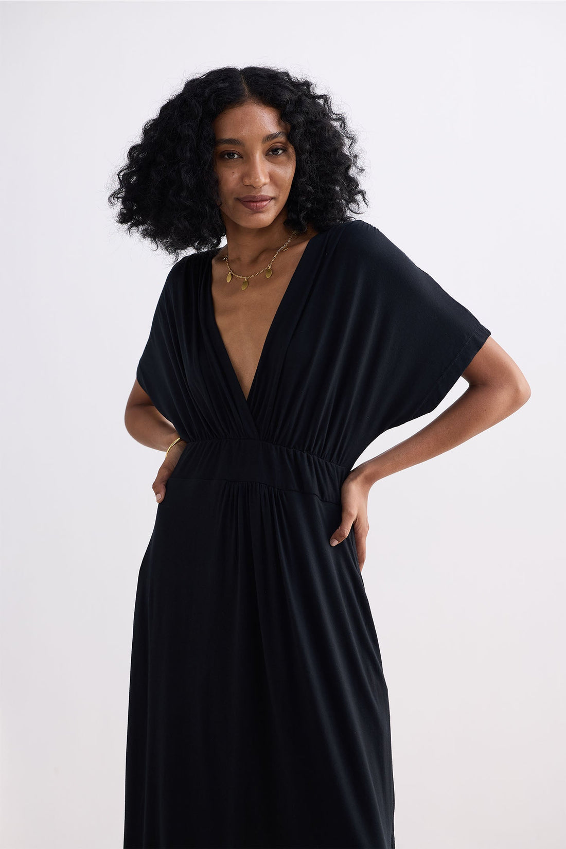 Flowy A-Line Maxi Dress with Side Slits in Black Black / L