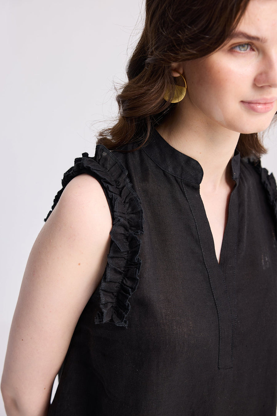 Sleeveless Hemp Top with Ruffles -COL