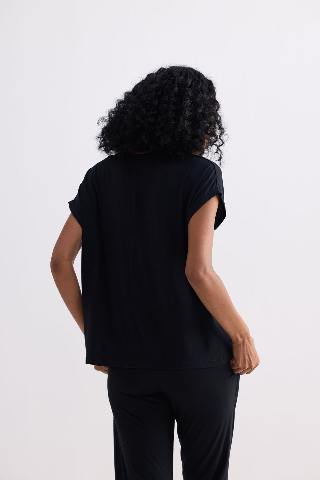 Relaxed Tee - Stella Carakasi