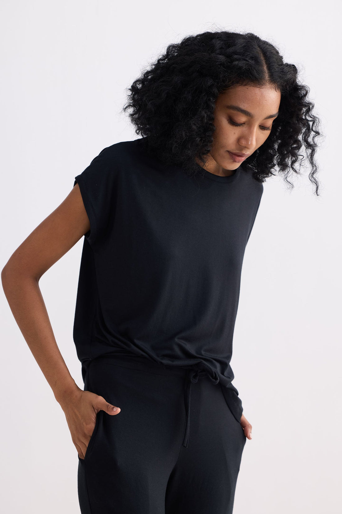 Relaxed Tee - Stella Carakasi