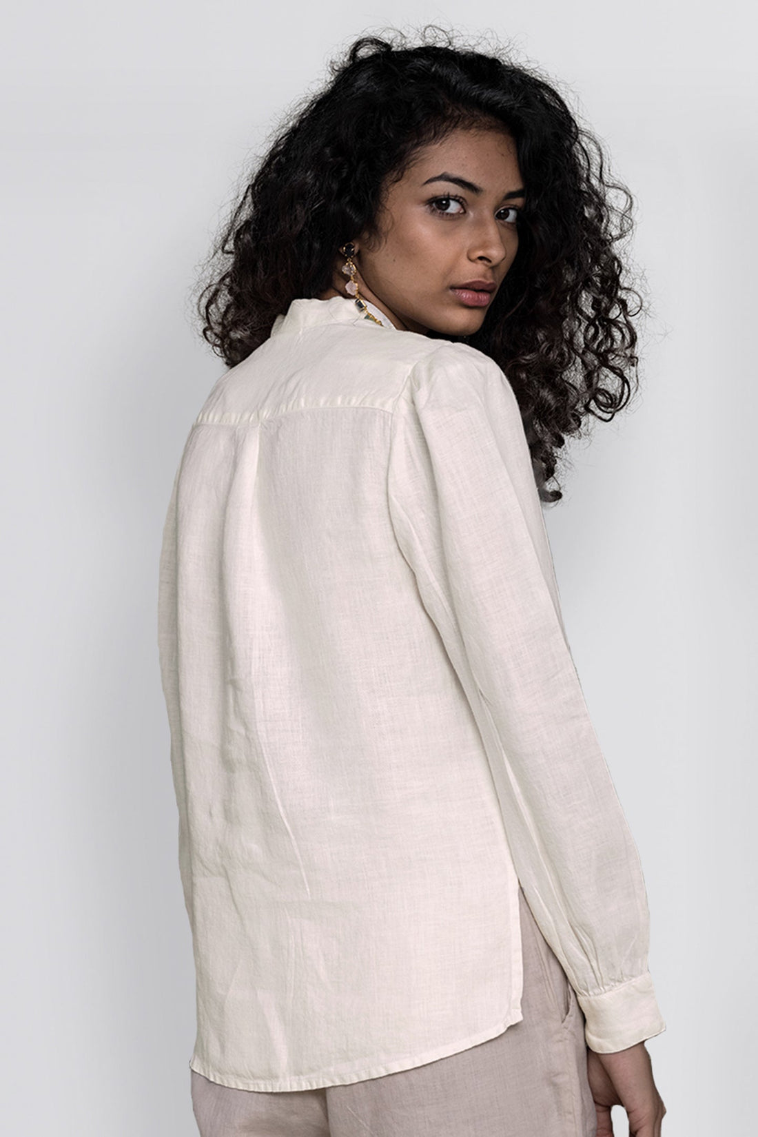 The Wild River Shirt in Off-white -COL